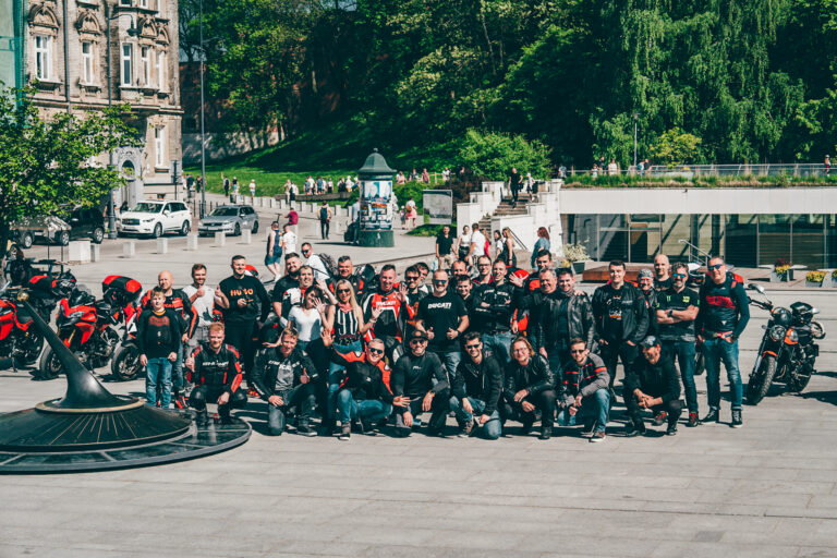 Parada Ducati #WeRideAsOne