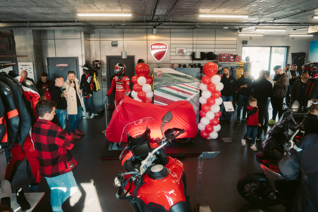 Panigale V4S
