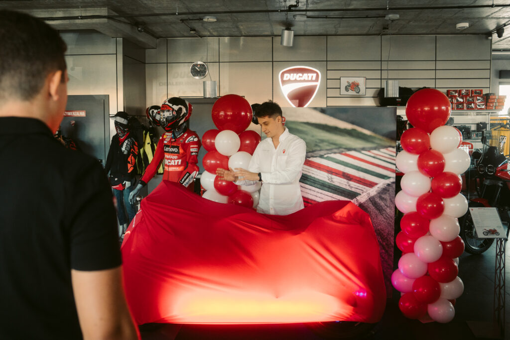 Panigale V4S