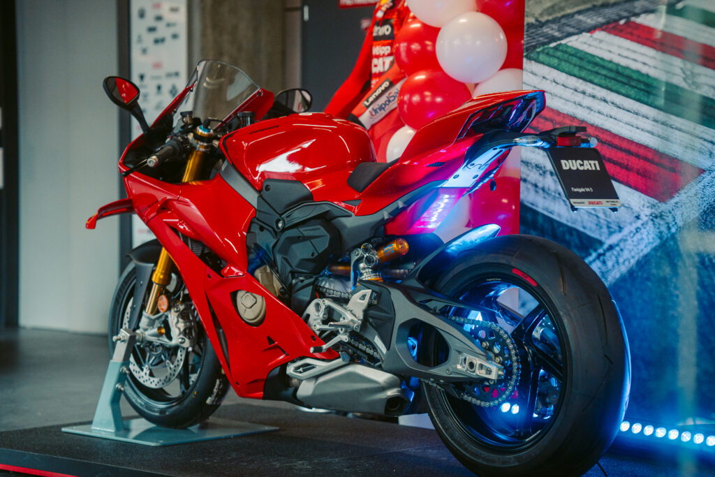 Panigale V4S