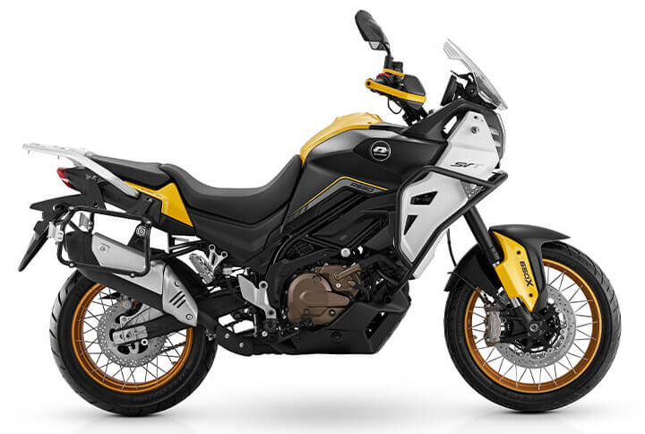 QJMOTOR SVT 650X BLACK/WHITE 2026