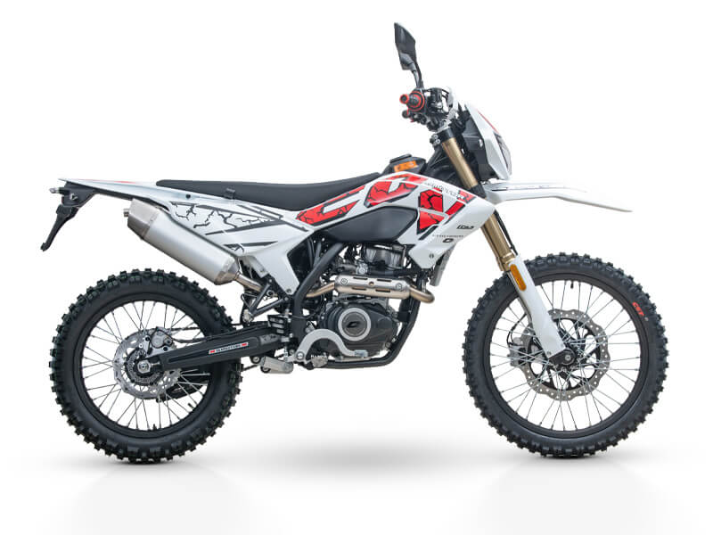 QJMOTOR COV 125X WHITE 2026